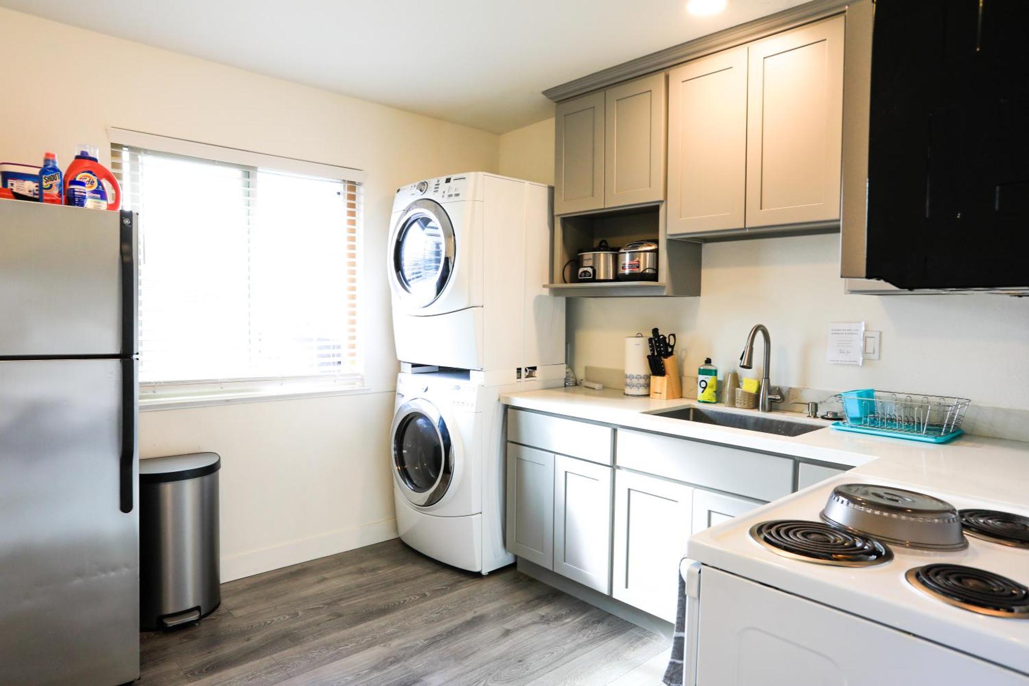 2br With Brand New Super Quite Ac, Washer, Dryer, Free Ev Station, Free Parking In Cupertino Apartment